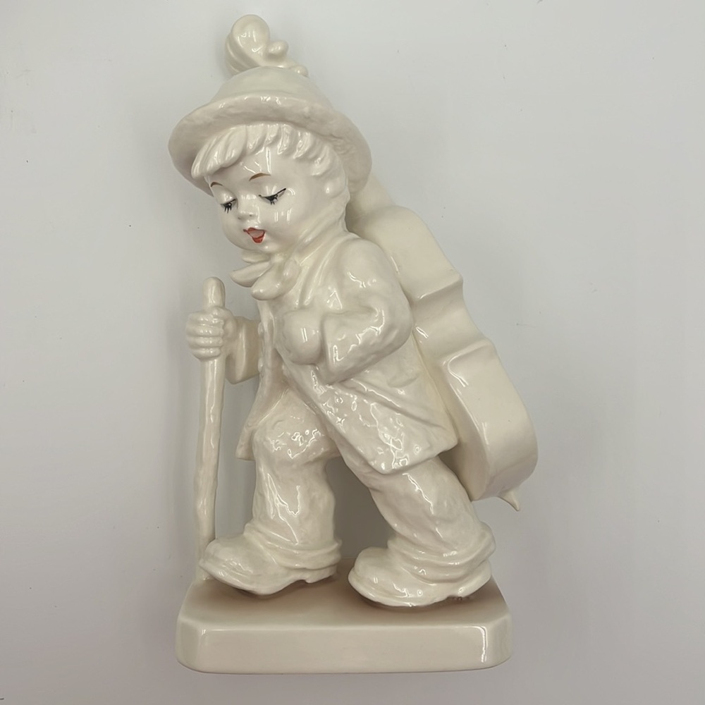M.J.Hummel Expressions of Youth #164 “ Little Cellist”
Hum 89/11